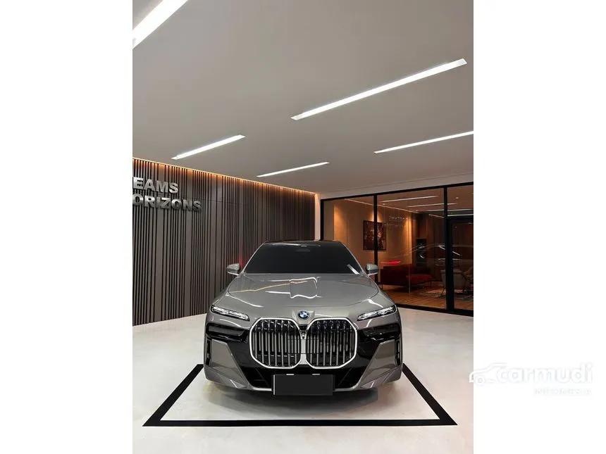 2024 BMW 735i M Sport Sedan