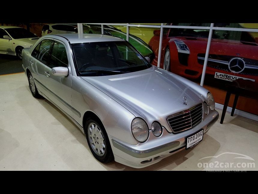 2001 Mercedes-Benz E220 CDI Classic Sedan