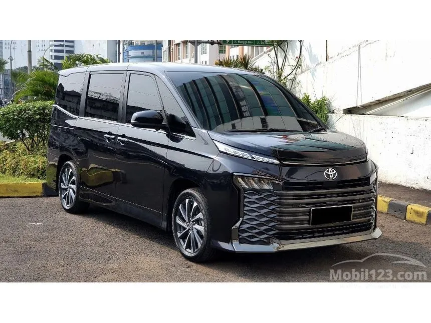 Jual Mobil Toyota Voxy 2022 2.0 di DKI Jakarta Automatic Van Wagon Ungu Rp 495.000.000