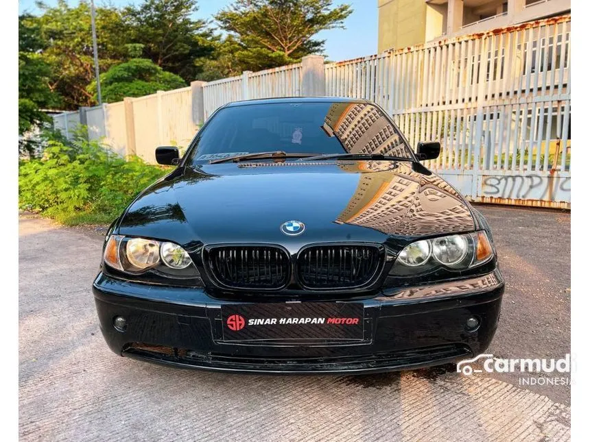 2004 BMW 318i Sedan