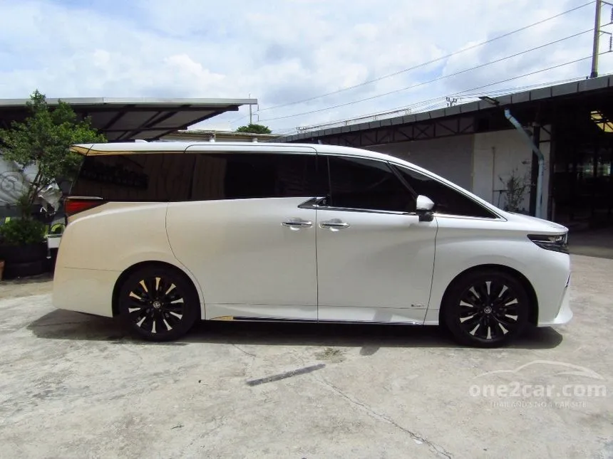 2025 Toyota ALPHARD HEV Executive Lounge Van