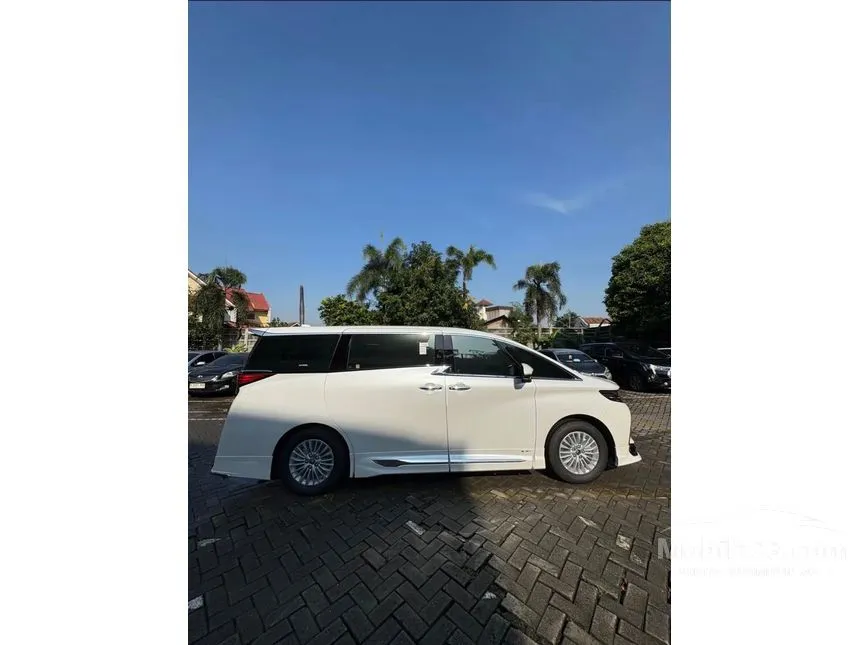 2026 Toyota Alphard XE HEV (Premium Color) MPV