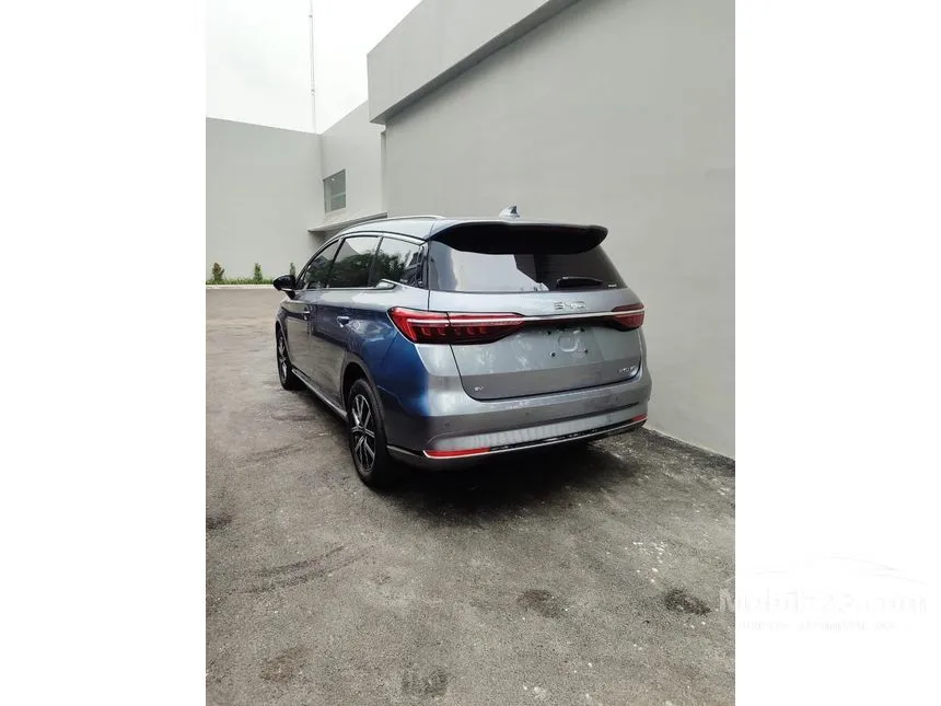 2025 BYD M6 Superior 7 Seater MPV