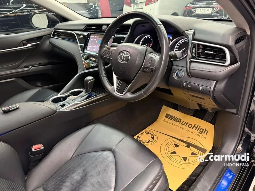 2020 Toyota Camry V Sedan