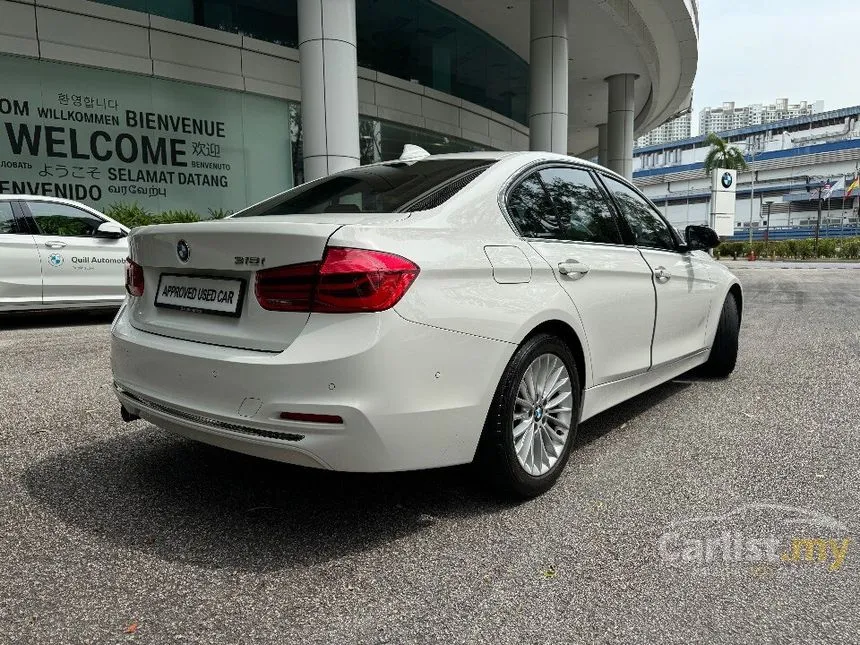 2019 BMW 318i Luxury Sedan