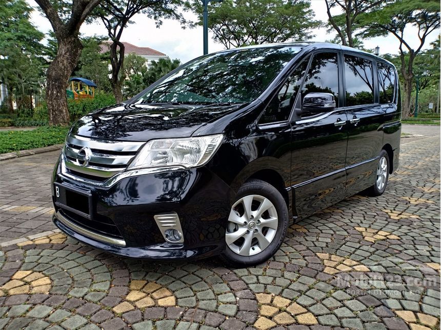 Nissan serena 2014