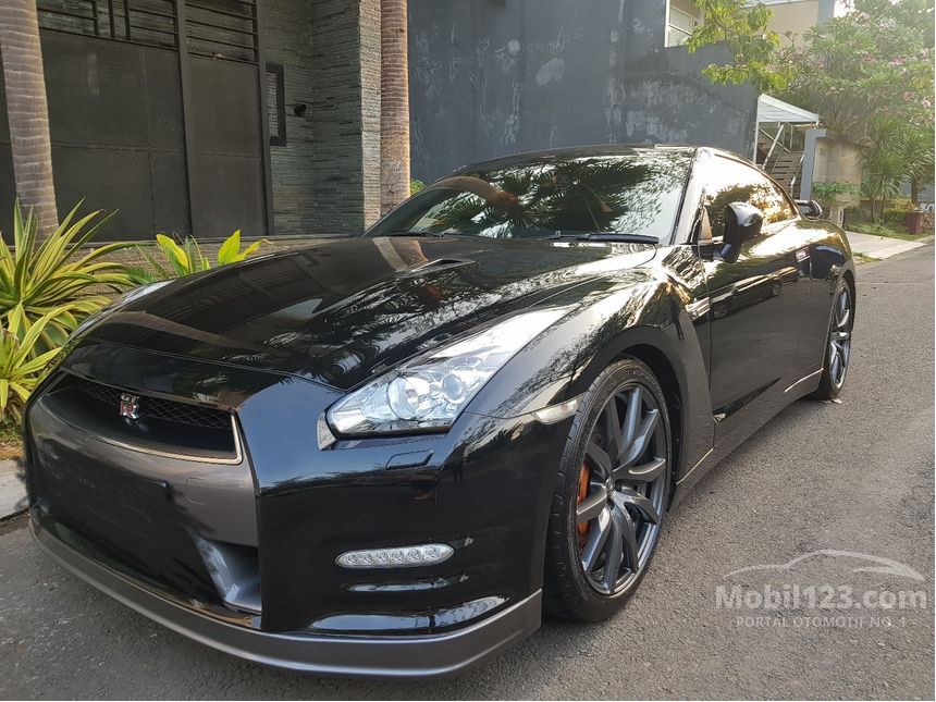 2012 Nissan GT-R Coupe