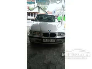 1997 BMW 318i 1.8 Sedan