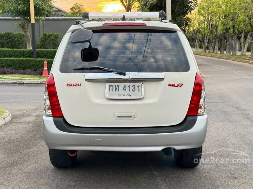2006 Isuzu MU-7 SUV