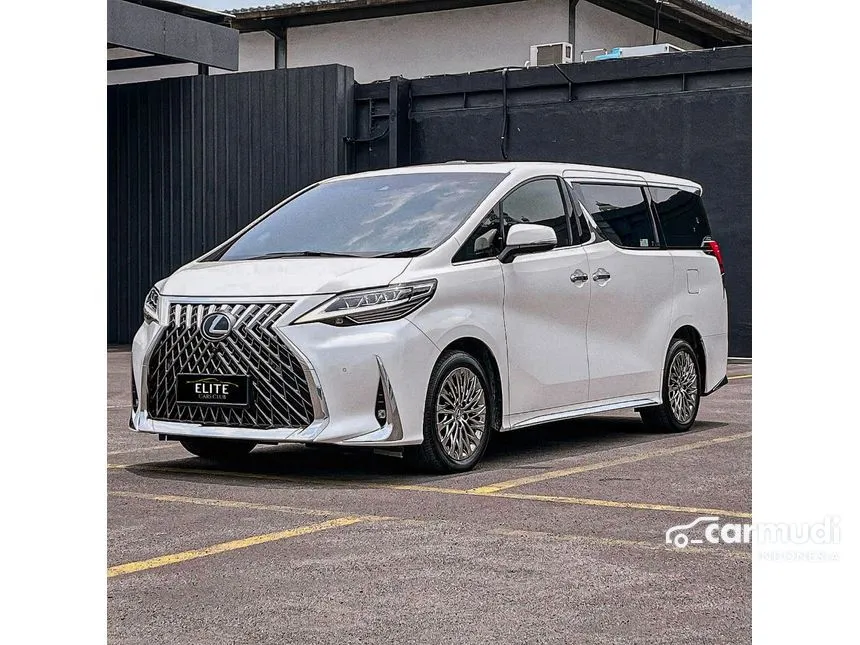 2021 Lexus LM350 Van Wagon