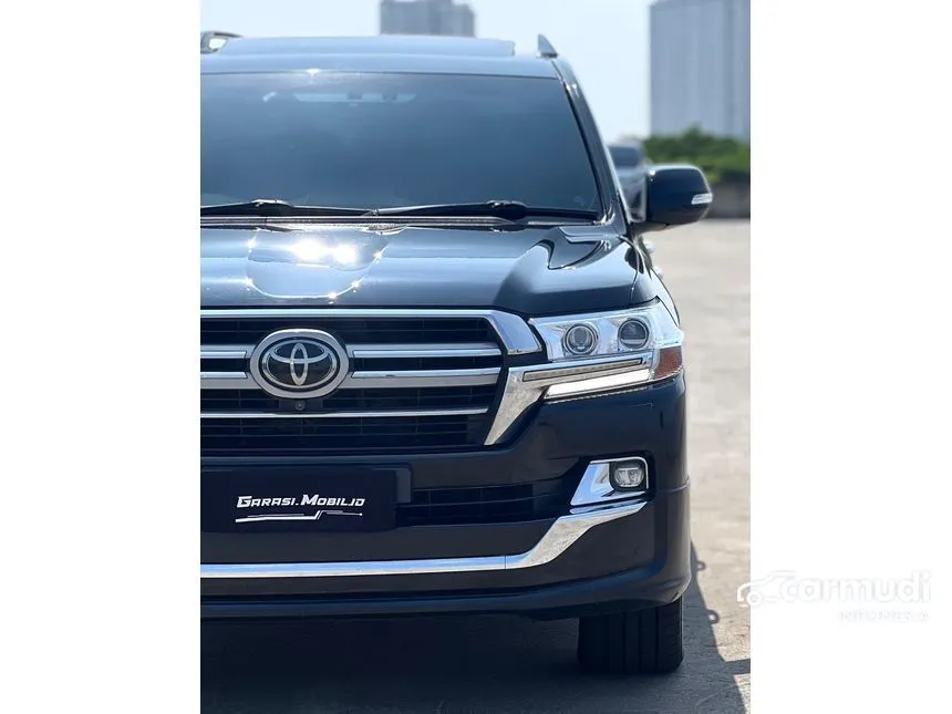 2019 Toyota Land Cruiser 200 VX-R SUV
