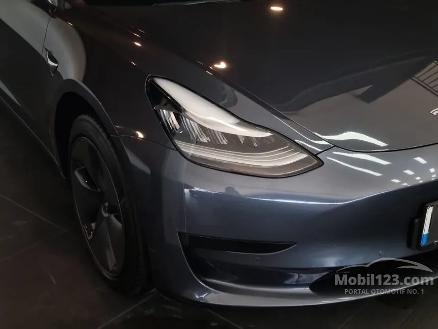 2020 Tesla Model 3 Standard Range Plus Sedan