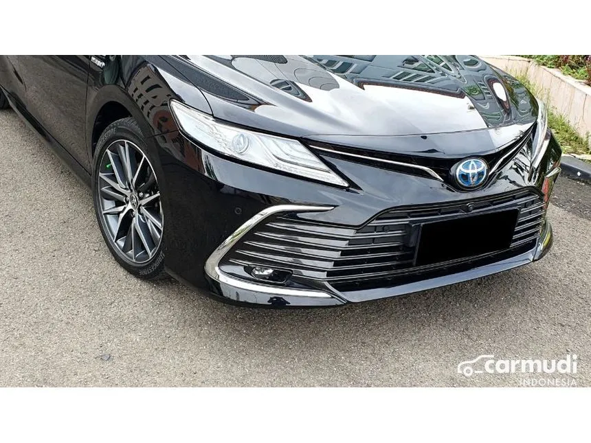 2022 Toyota Camry Hybrid Sedan