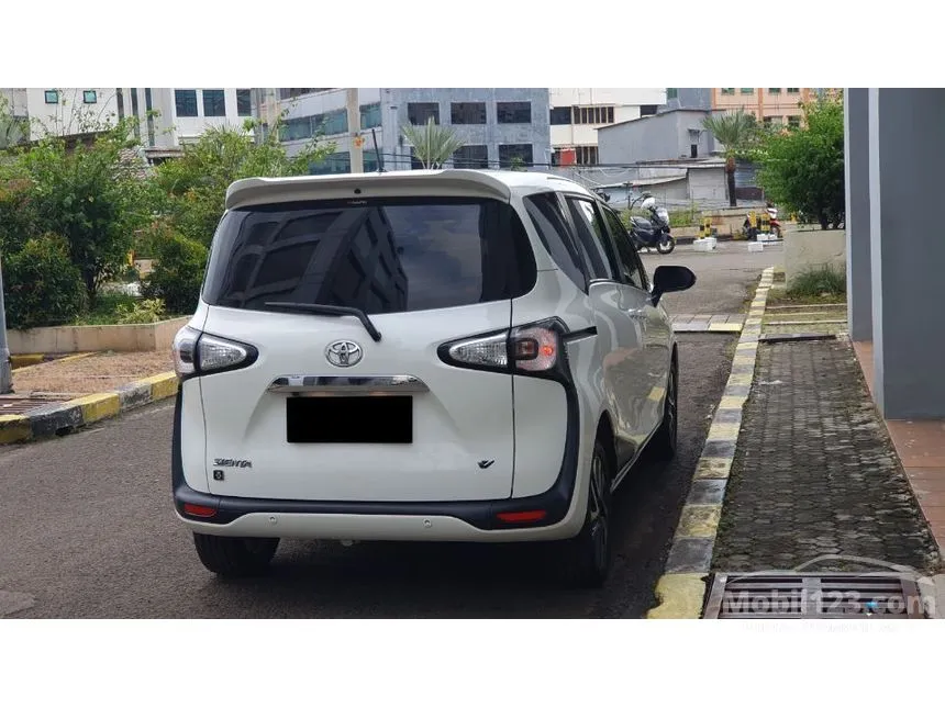 2021 Toyota Sienta V MPV