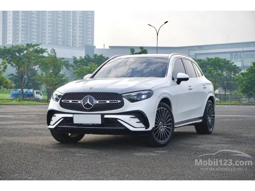 2023 Mercedes-Benz GLC300 AMG Line 4MATIC SUV