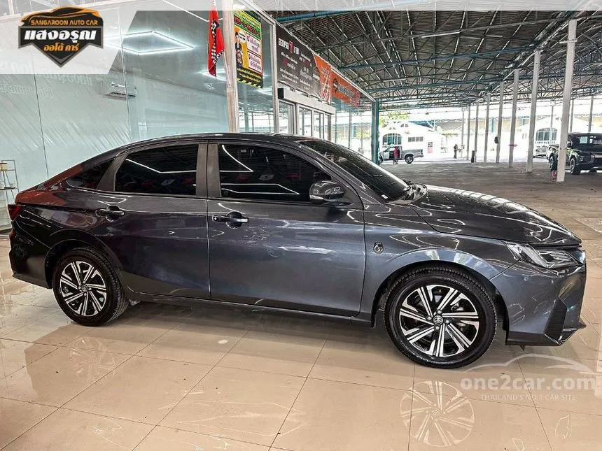 2022 Toyota Yaris Ativ Smart Sedan