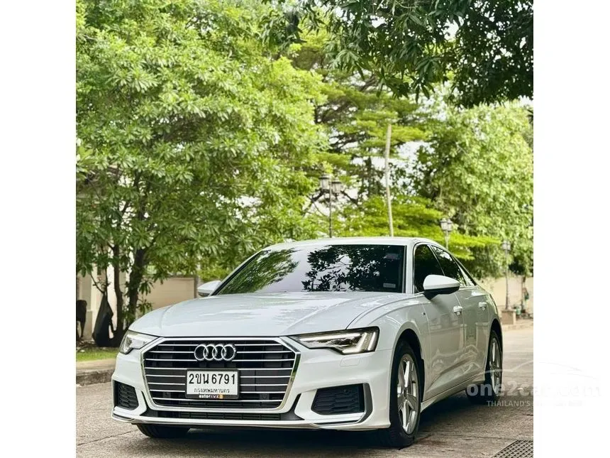 2022 Audi A6 40 TFSI S line Sedan