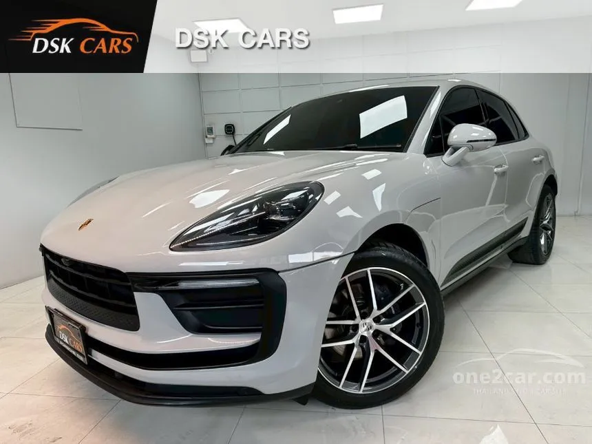 2023 Porsche MACAN SUV
