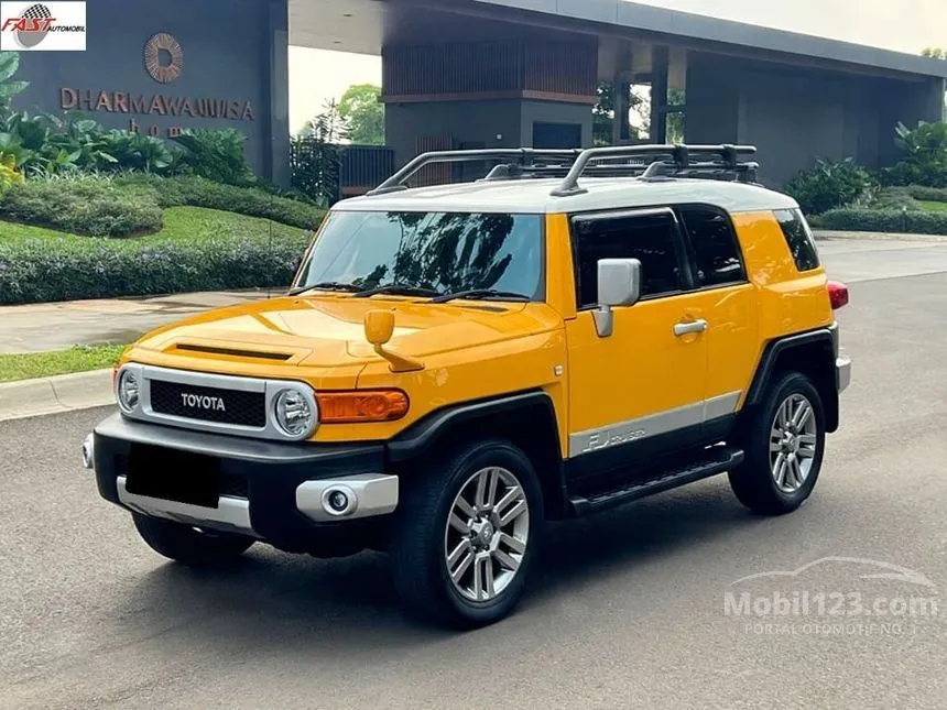 2017 Toyota FJ Cruiser SUV