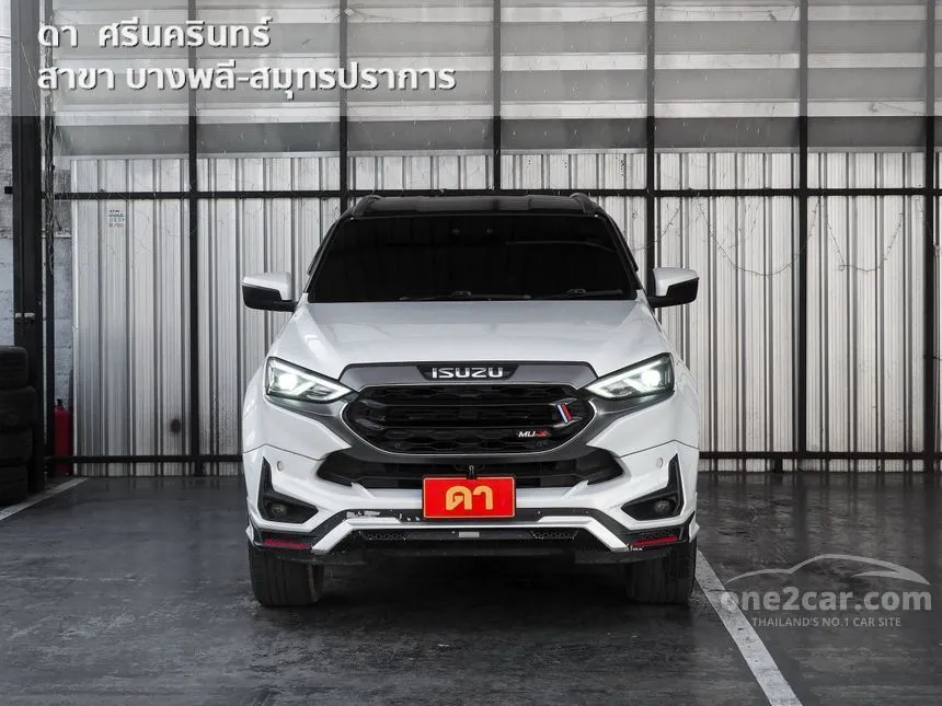 2022 Isuzu MU-X Ultimate SUV
