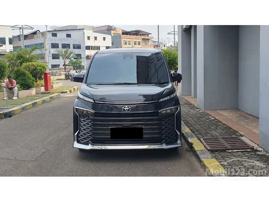 2022 Toyota Voxy (Non Premium Color) MPV