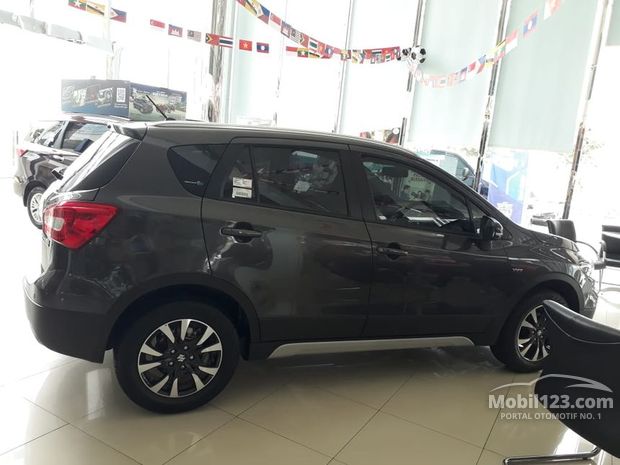 Suzuki Sx4 S-cross Mobil Bekas Baru dijual di Tangerang 