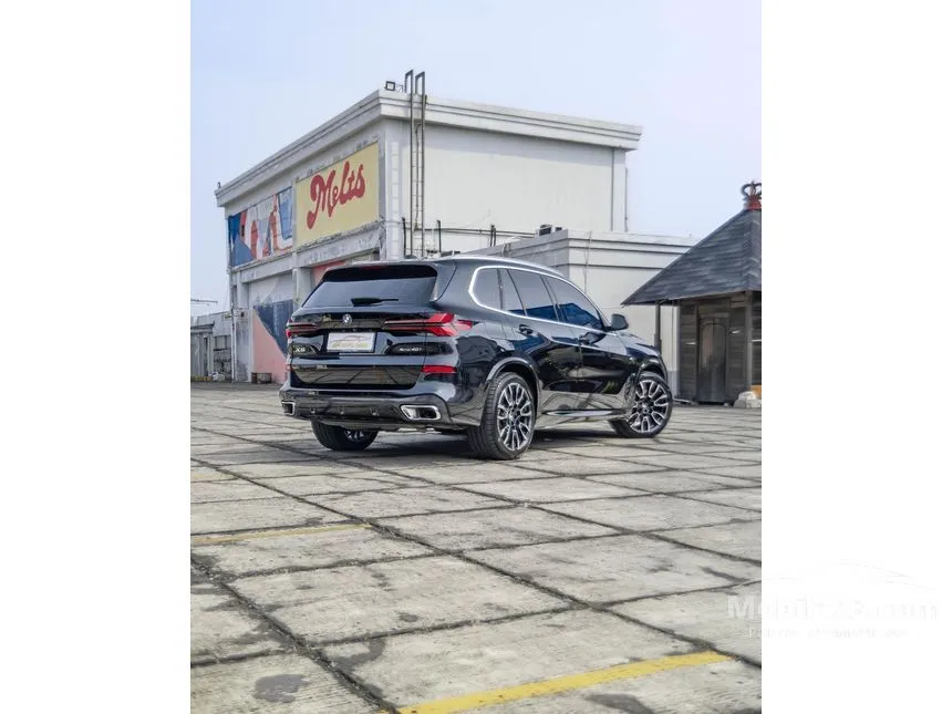 2023 BMW X5 xDrive40i M Sport SUV