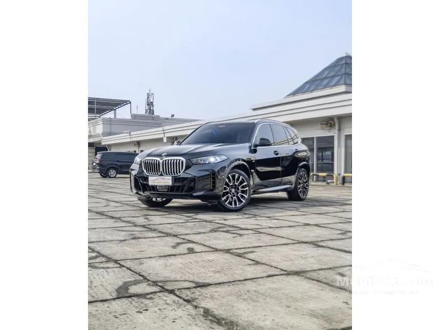 2023 BMW X5 xDrive40i M Sport SUV
