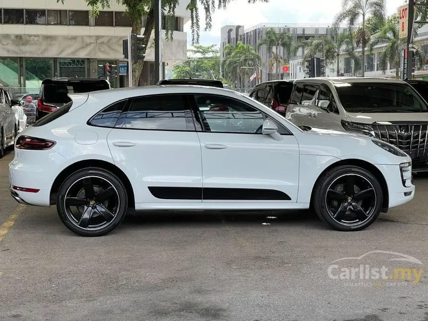 2015 Porsche Macan SUV