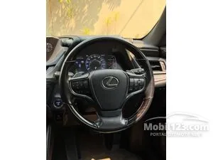 2020 Lexus ES 300h 2.5 Ultra Luxury Sedan