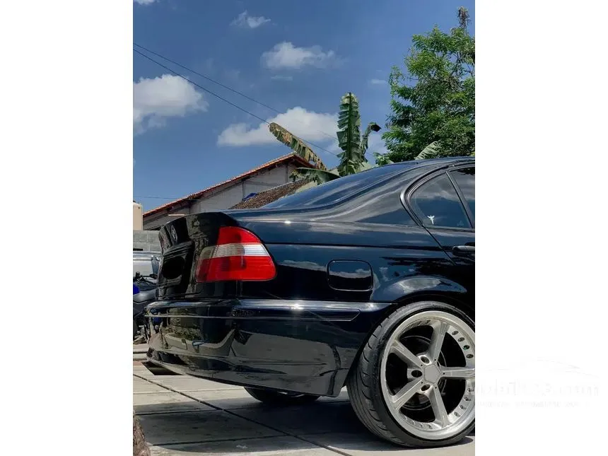 2004 BMW 318i Sedan
