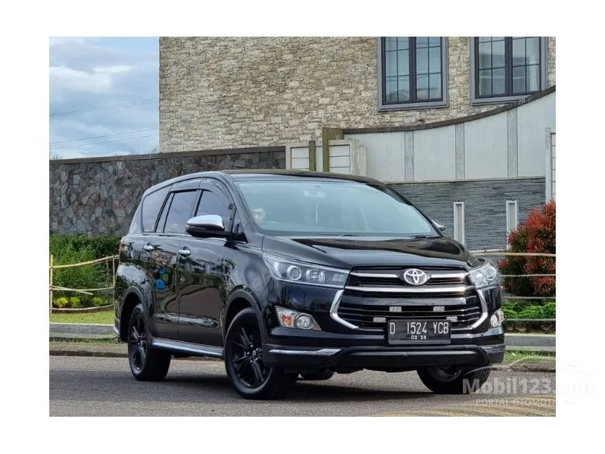 Jual Mobil Toyota Innova Venturer 2019 2.4 di Jawa Barat Automatic Wagon Hitam Rp 444.000.000