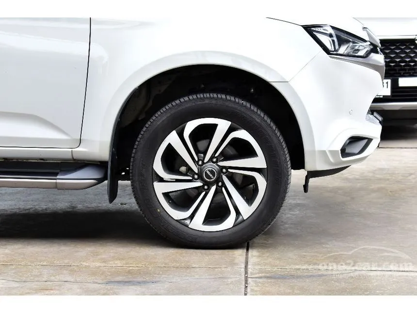 2020 Isuzu MU-X Ultimate SUV