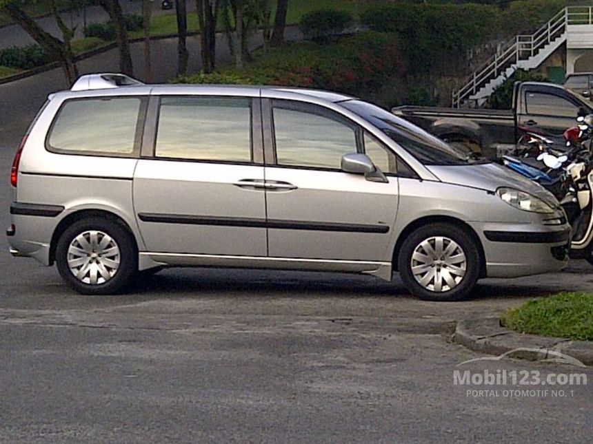 2003 Peugeot 807 Van Wagon