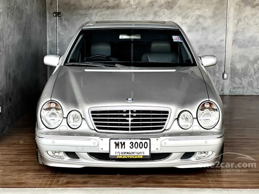 2000 Mercedes-Benz E240 Sedan