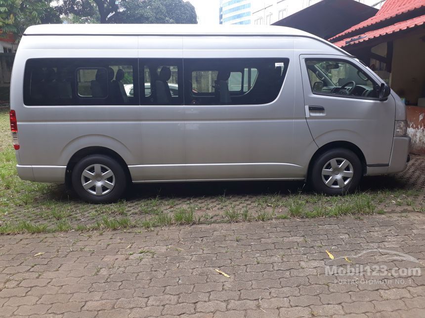 Jual Mobil  Toyota  Hiace  2021 High Grade Commuter 2 5 di  