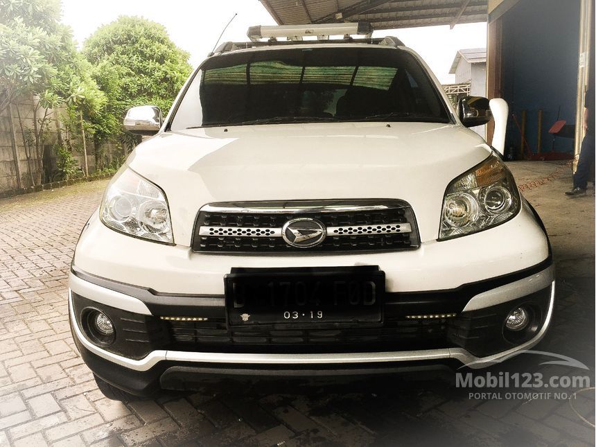 Jual Mobil  Daihatsu  Terios  2014 TX 1 5 di Jawa  Barat  