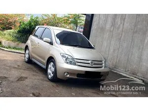 2003 Toyota IST 1.5 Hatchback
