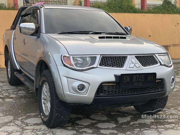 Strada Triton  Mitsubishi Murah  271 mobil  dijual  di 