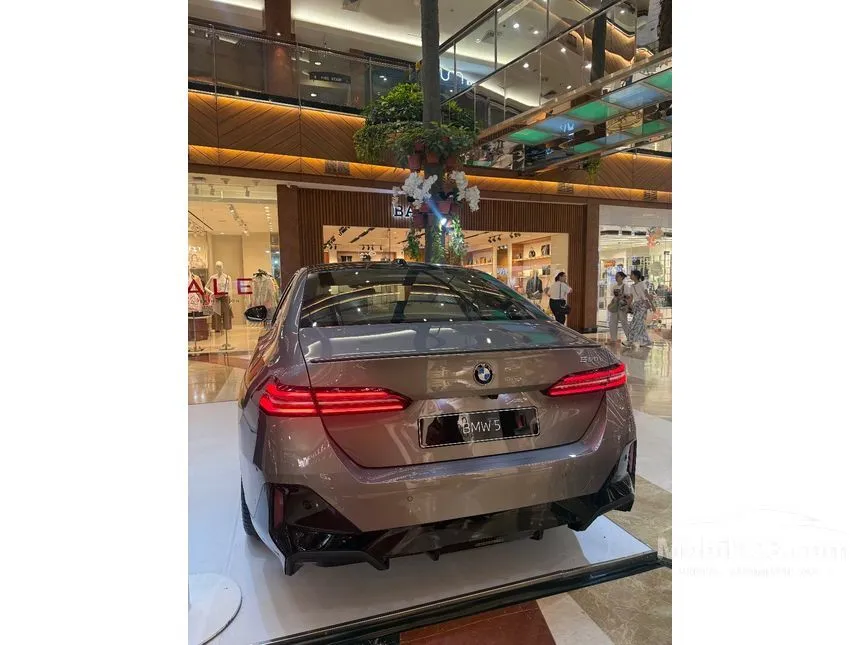 2025 BMW 520i M Sport Sedan