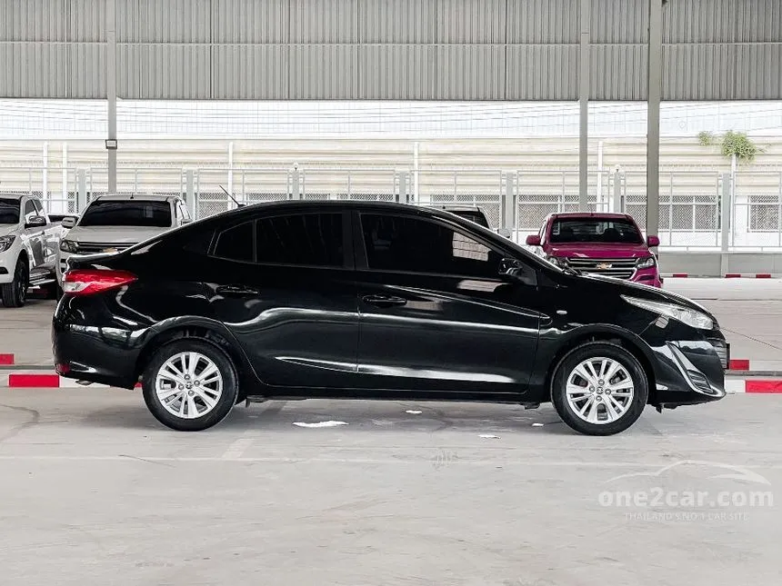 2018 Toyota Yaris Ativ J Sedan