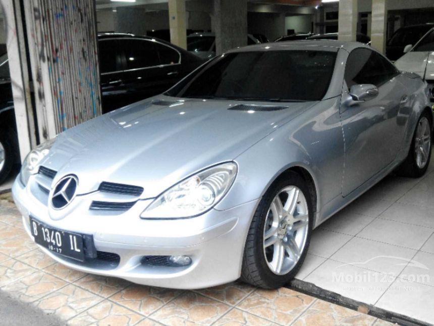 Jual Mobil Mercedes-Benz SLK200 2004 R171 1.8 Automatic 1 