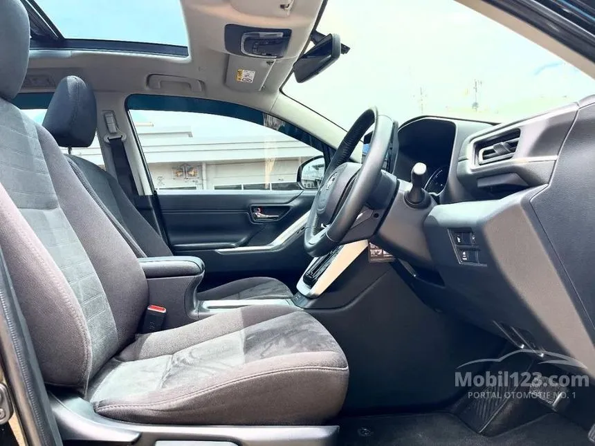 2024 Toyota Kijang Innova Zenix V HV Modellista (Non Premium Color) MPV