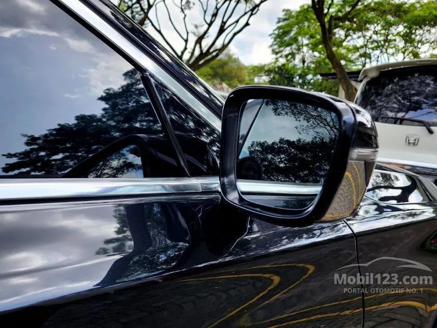 2017 BMW 740Li Pure Excellence Sedan