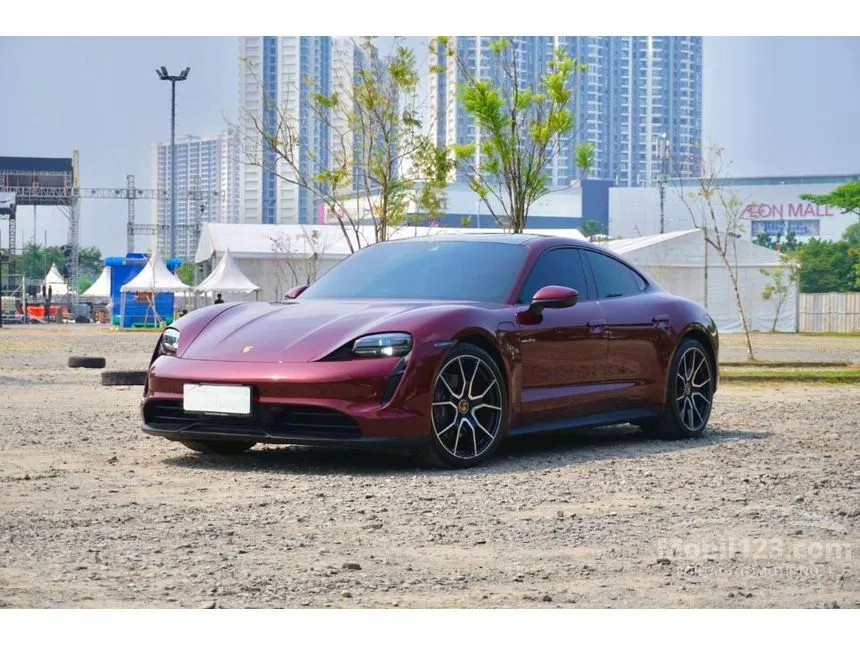 2021 Porsche Taycan Performance Battery Plus Sedan