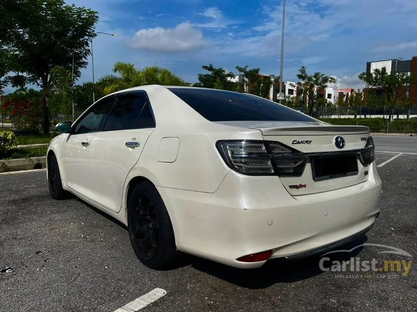 2015 Toyota Camry Hybrid Sedan