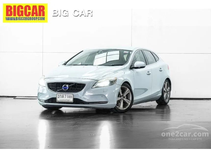 2013 Volvo V40 T5 Cross Country Wagon