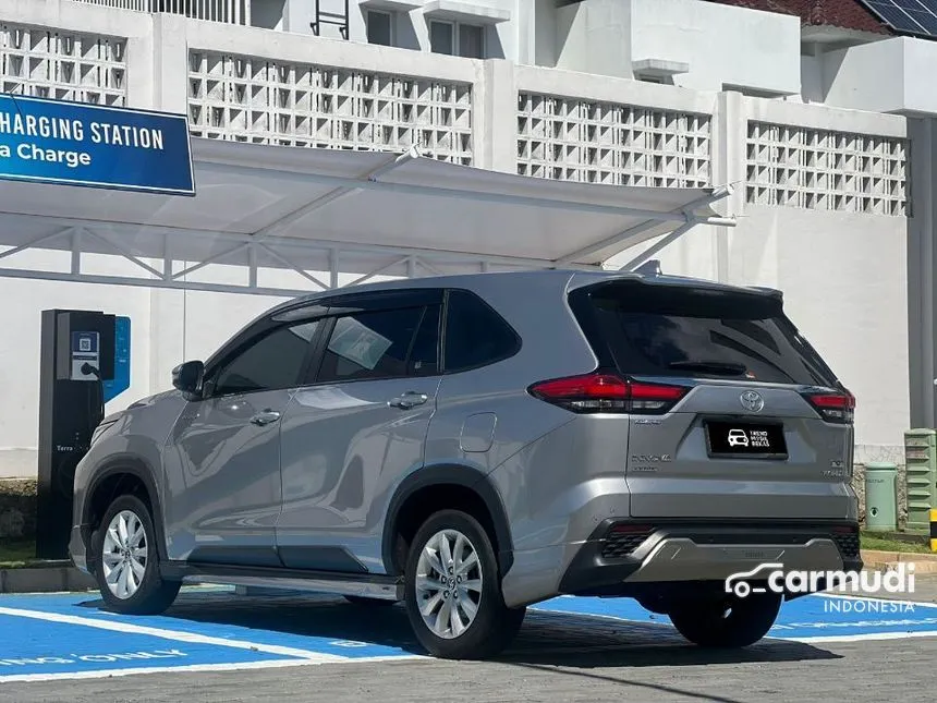 2022 Toyota Kijang Innova Zenix V HV MPV