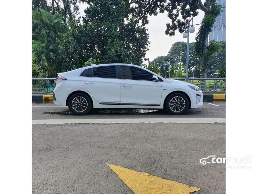 2021 Hyundai IONIQ Signature Coupe