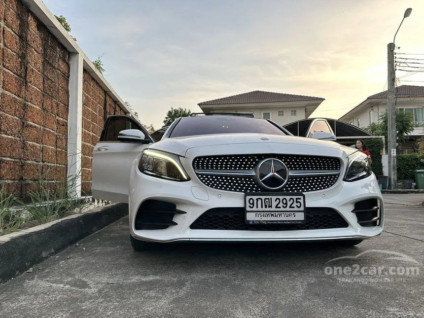 2019 Mercedes-Benz C300 e AMG Dynamic Sedan